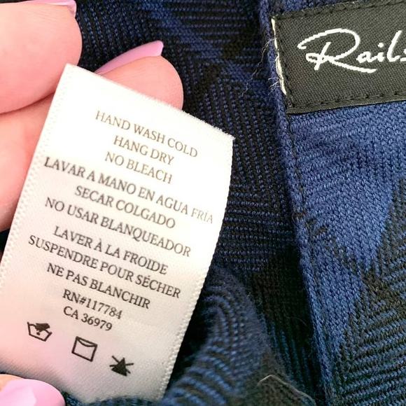 Rails Hunter Plaid Long Sleeve Button Down Top Twilight Black Blue Large - Picture 6 of 9